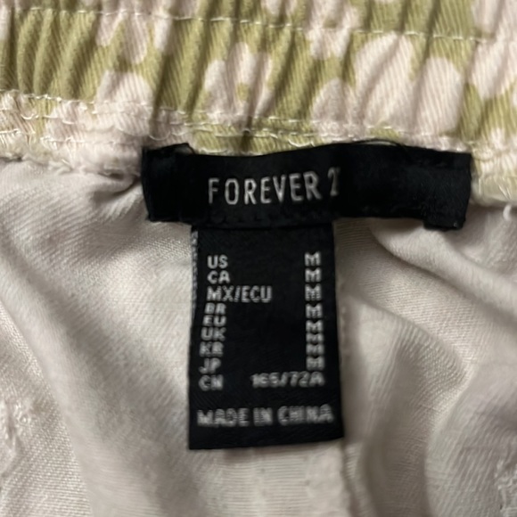 Brand new Forever 21 high waisted summer shorts, Size med. - Picture 2 of 3